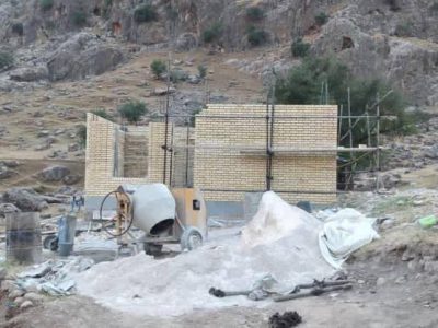 اتمام دیوارچینی پروژه مدرسه یک کلاسه  گل بردر